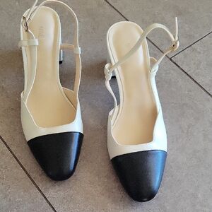 Elegant Black and Off White Women's Slingback Shoes 8 1/2